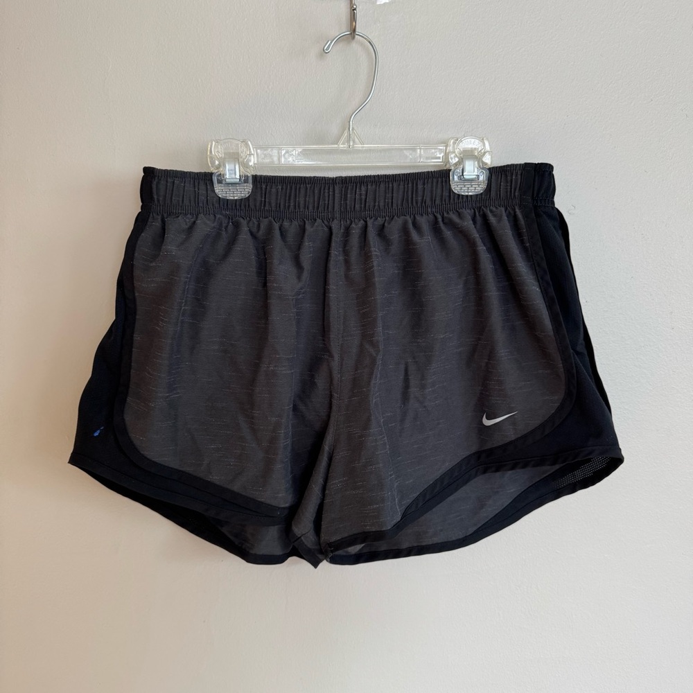 Dri-fit Nike Tempo Shorts black women’s track and basketball athletic shorts